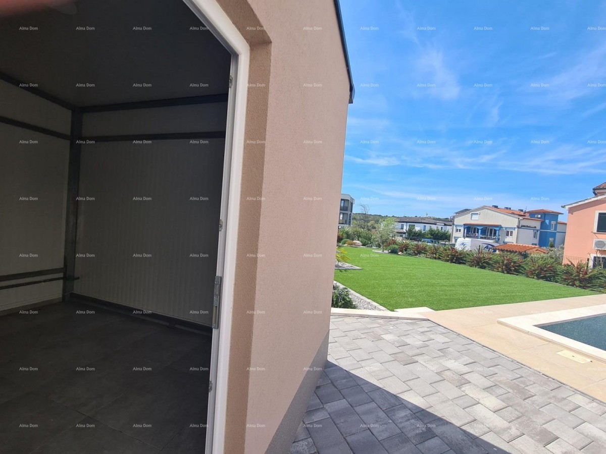 Modern oasis with a pool and private garden in Banjole 36