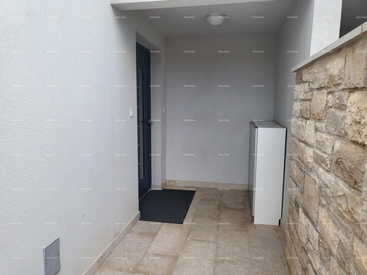 Cittanova, casa a un piano con piscina 2