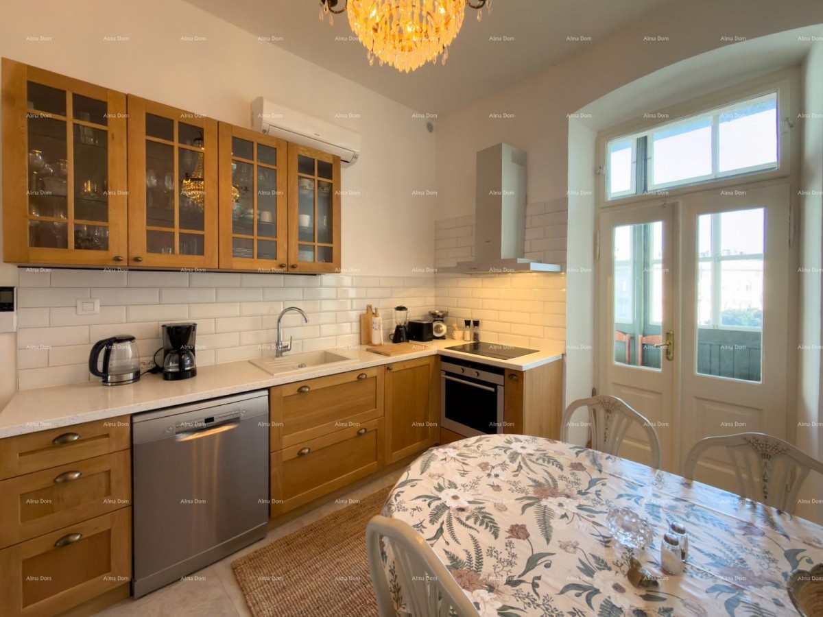 Ristrutturato appartamento nel centro di Pola! 24