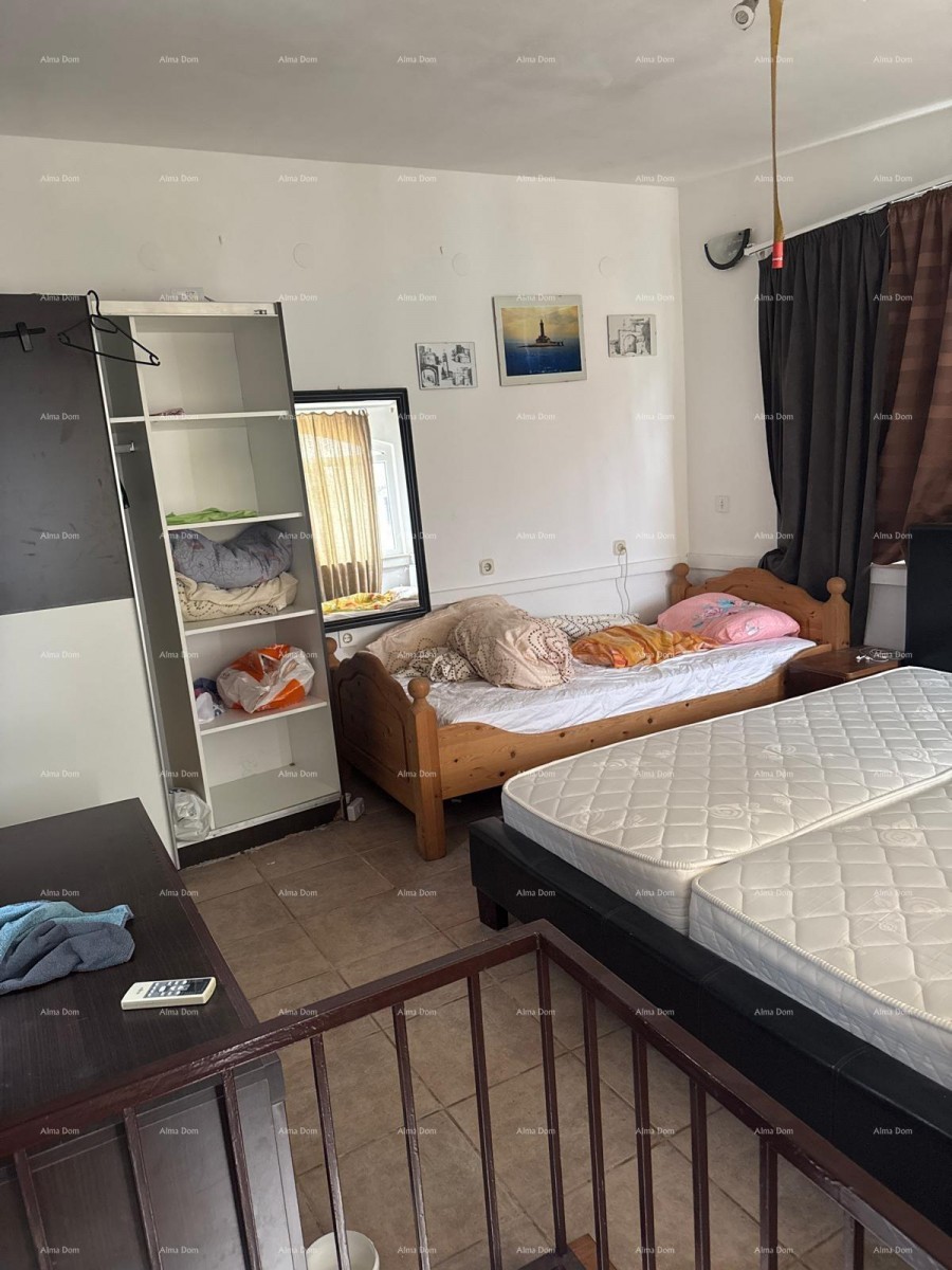 un'affascinante piccola casa 6