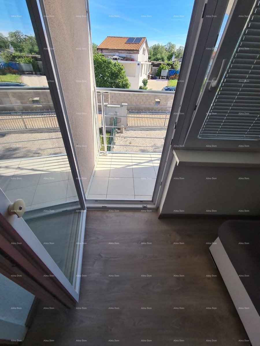 PEROJ, Stan na gornjem katu, blizu mora. 19