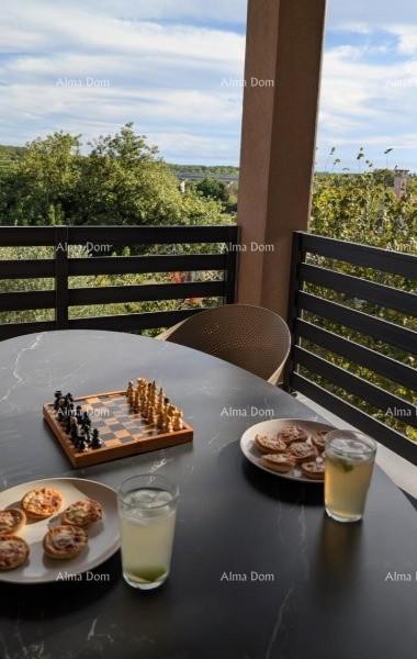 BRTONIGLA, ISTRA – Moderan 3-soban apartman s vrtom i dva parkirna mjesta 3