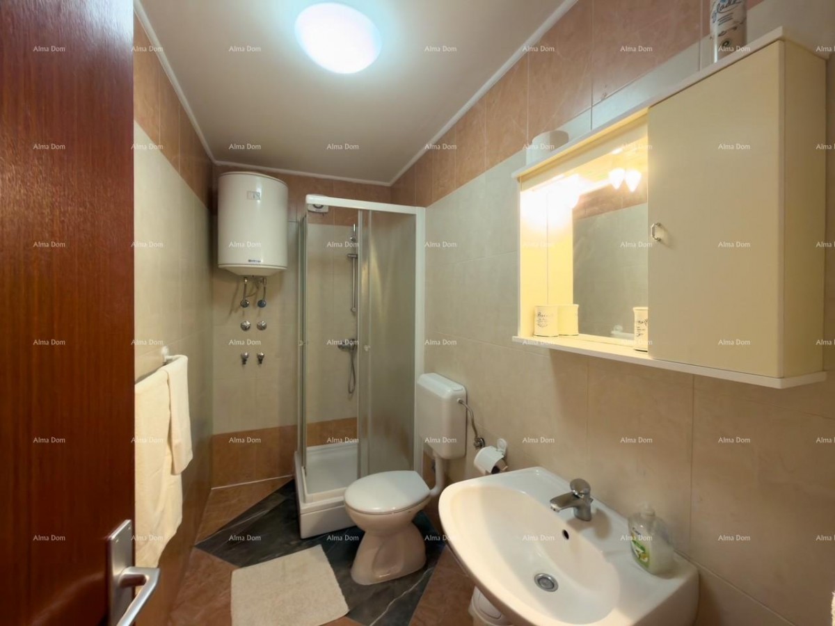 Novigrad, appartamento in posizione attraente con piscina. 6