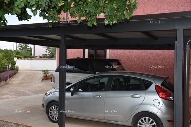 Sale of a beautiful family duplex house with a garage, near Poreč! 2