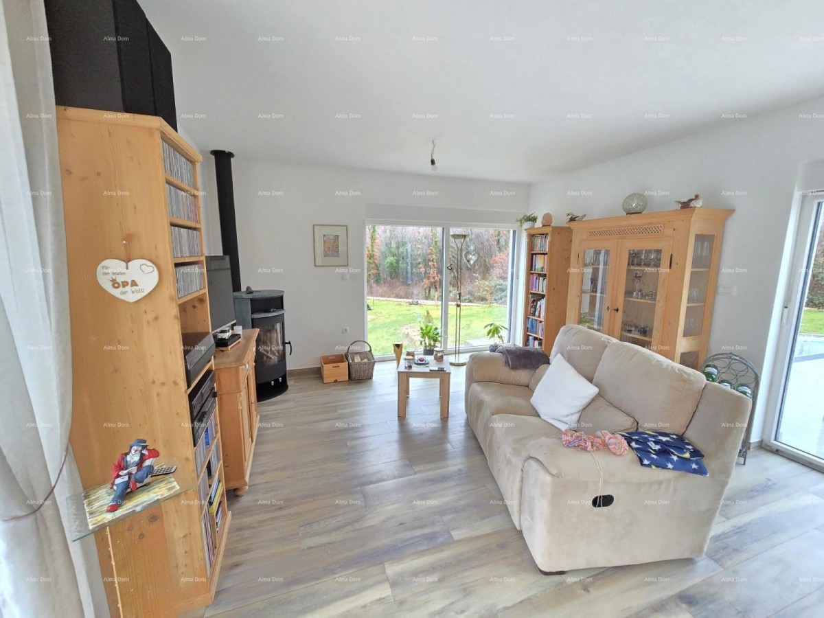 Самостоятельный одноэтажный дом с бассейном! 12