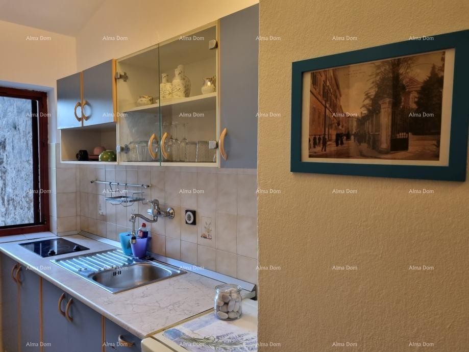 PULA STARA JEZGRA GRADA. KUĆA NA 5 MANJIH ETAŽA. 17