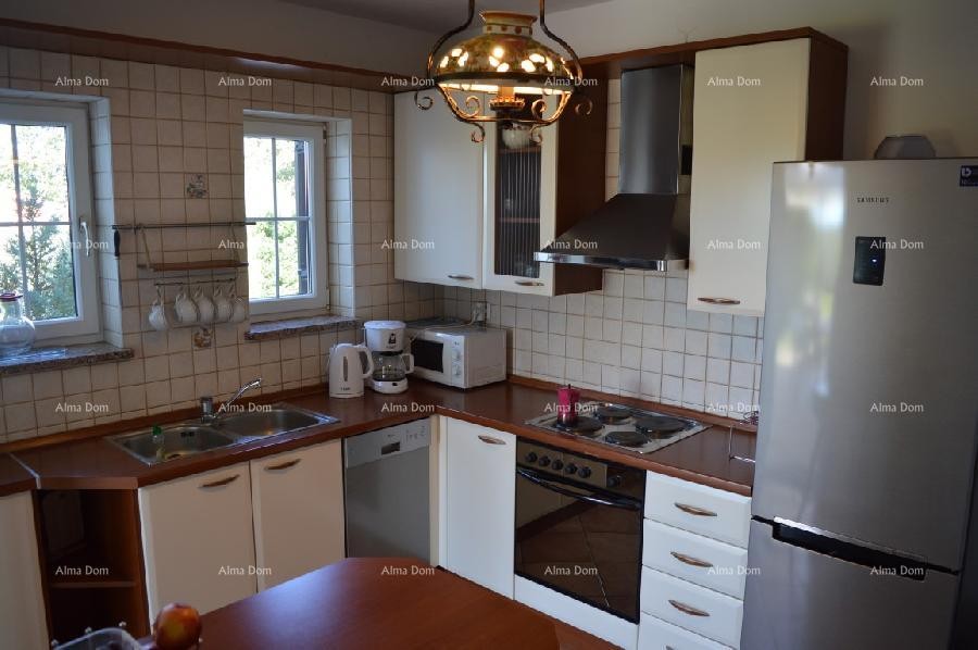 Prekrasna kuća sa bazenom! POREČ 3