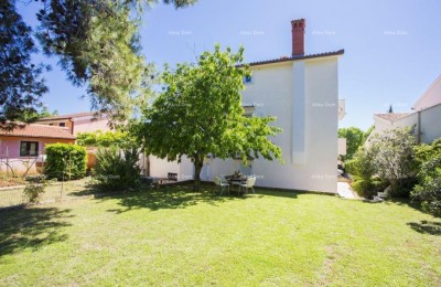 Na prodaju kuća s apartmanima u Štinjanu.