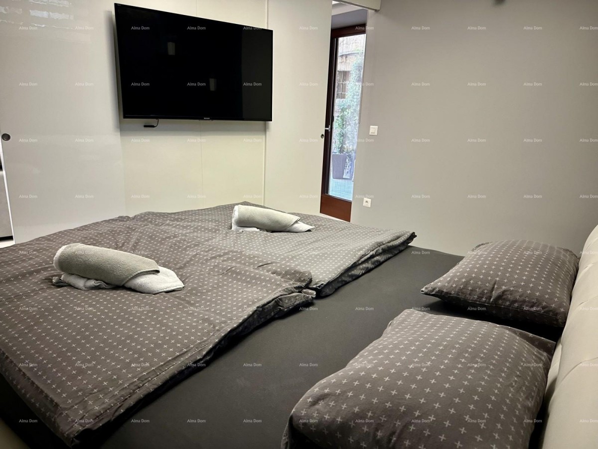 Прекрасный дом с тремя зарегистрированными апартаментами в старой части города Пореч! 20