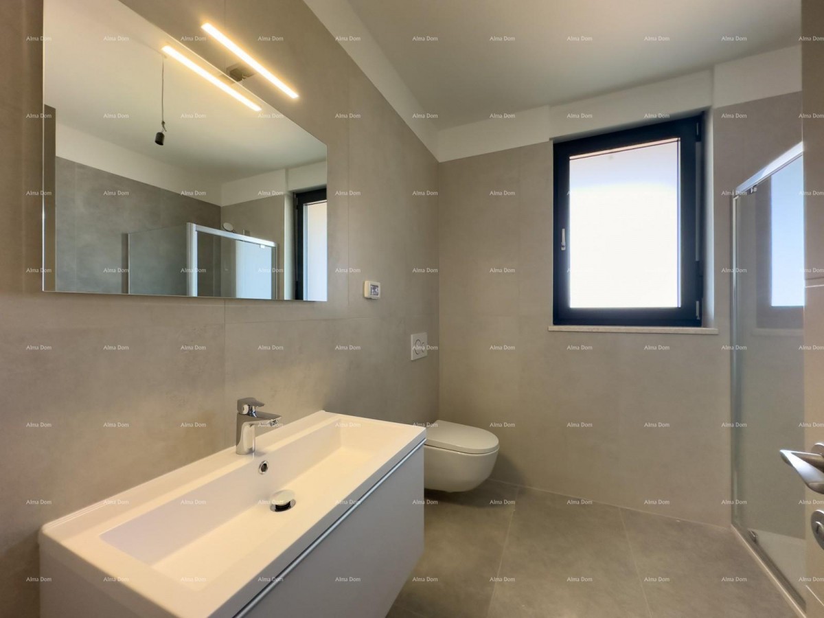 Spacious apartment in Pula with three bedrooms and modern amenities near the city center 13