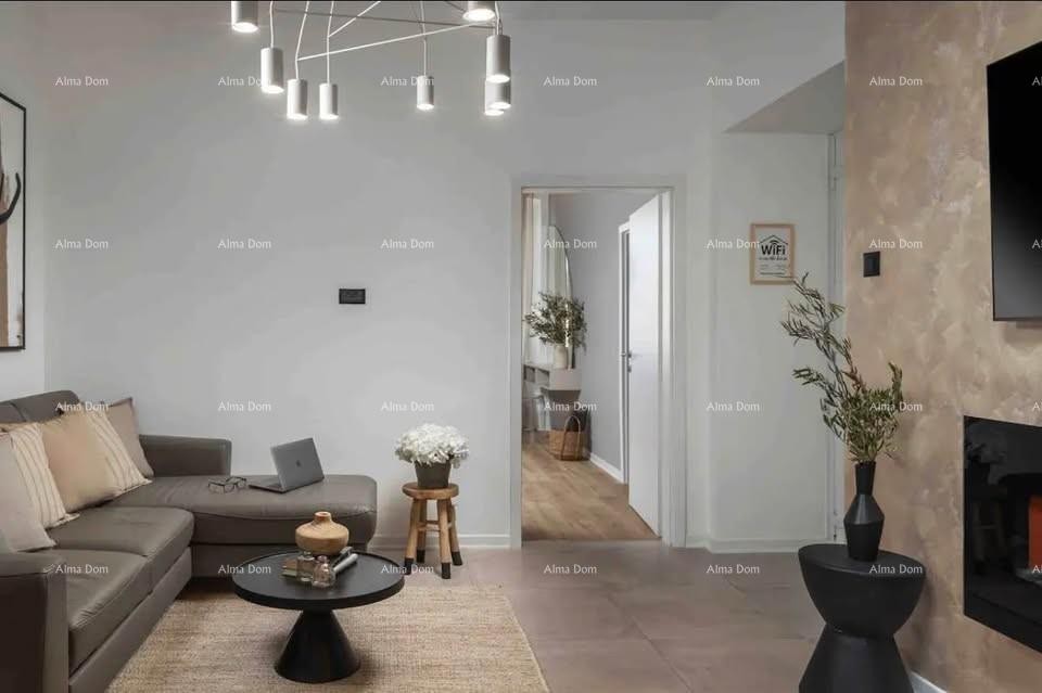 Prodaje se dizajnerski stan u centru grada! 1