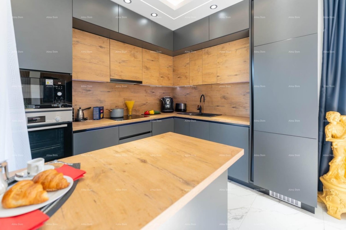 A modern house with a pool in a great location, Medulin! 8