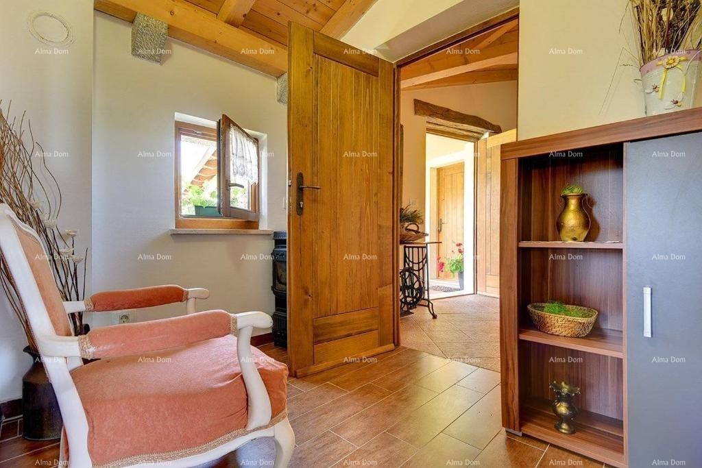 Prodaja se čudovita vila z bazenom v bližini Pazina 33