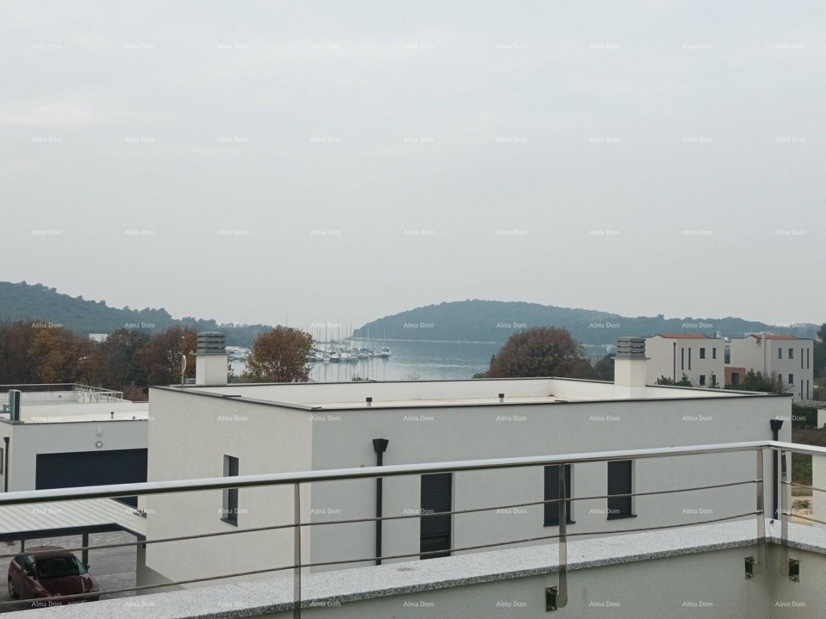 Moderní rekreační vila v uzavřeném komplexu s vilami na pobřeží moře. 35