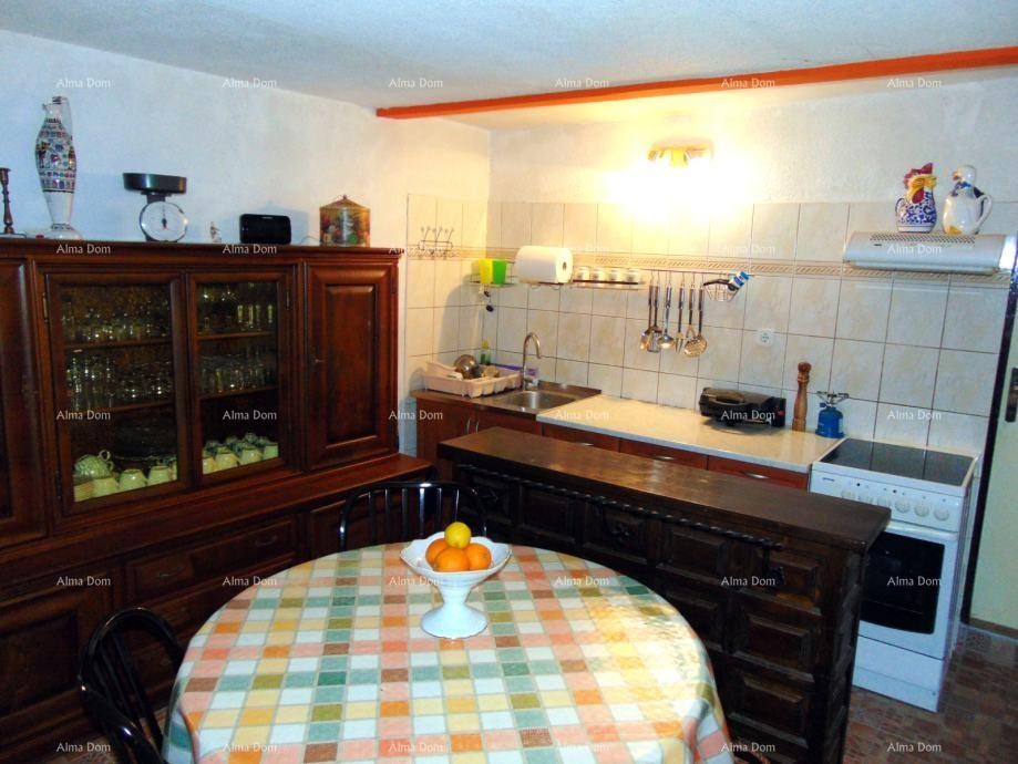 Prostrana hiša v Marčani s tremi nadstropji in vrtom - prodaja. 3
