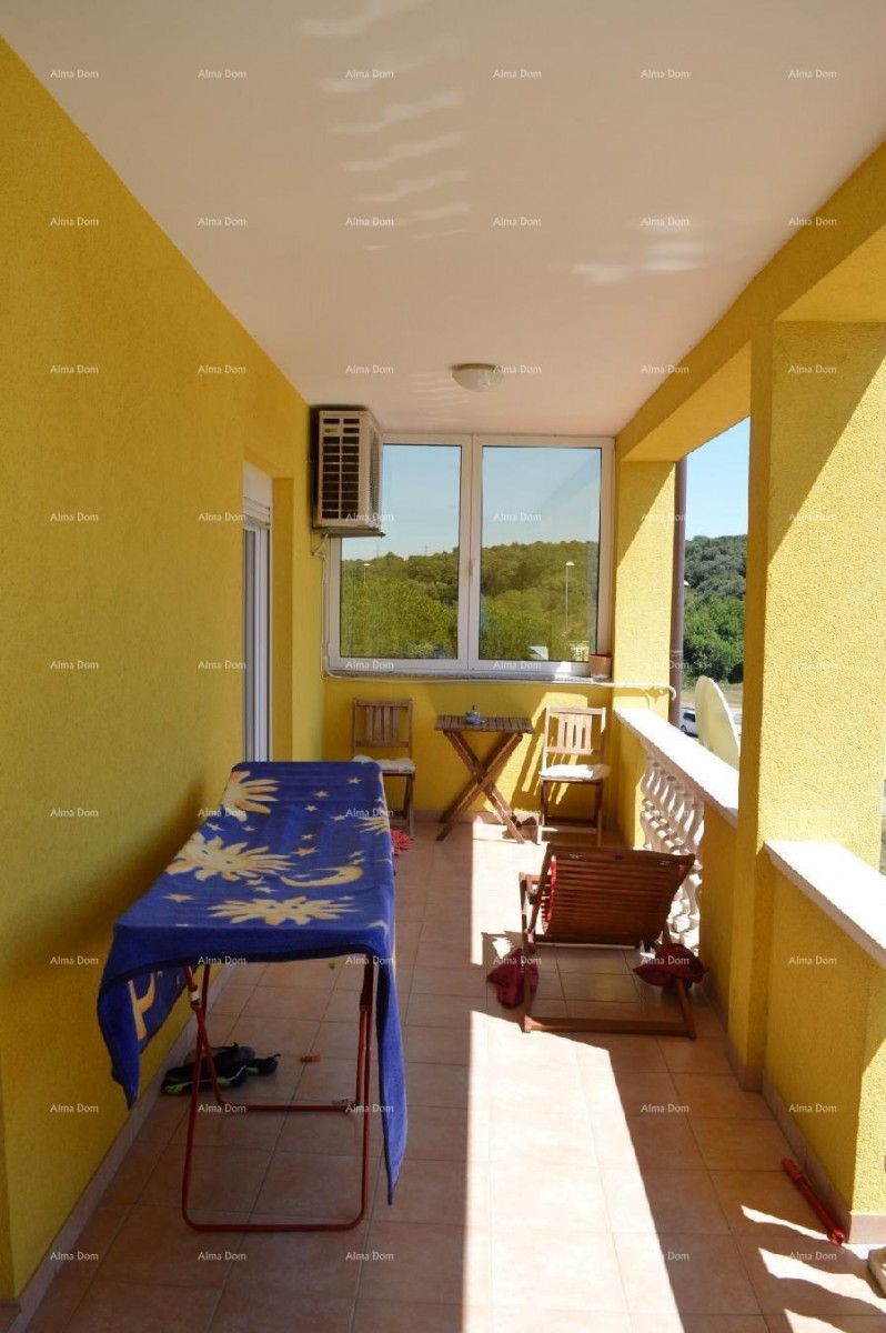 House with four separate apartments. 1 km to Verudela. 9