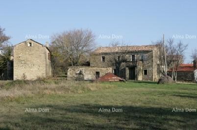 Renovirajte svoju oazu u Oprtalju: kamene kuće na velikoj parceli s potencijalom 3
