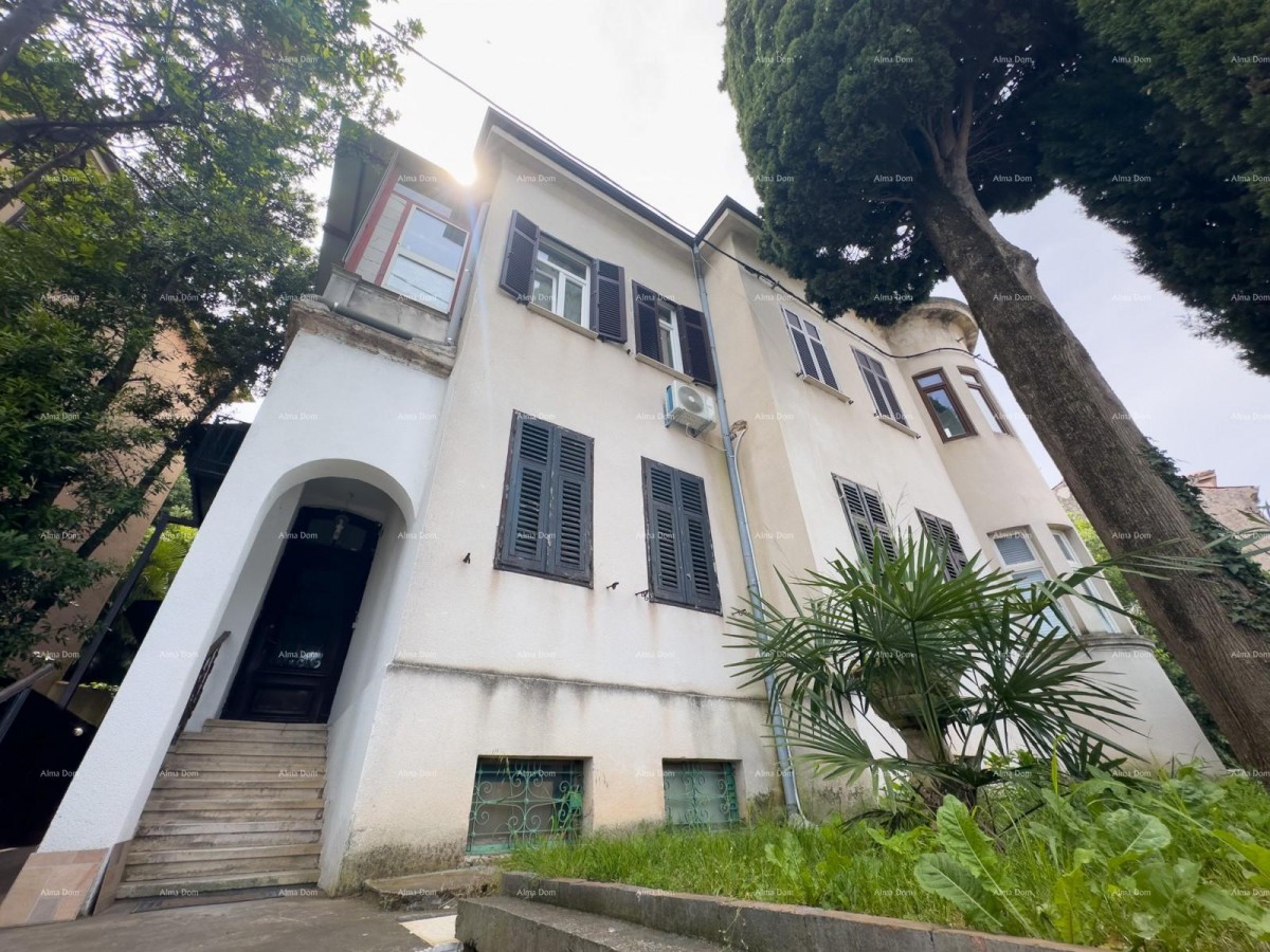 Sale of an apartment in the center with 4 residential units, Pula! 3