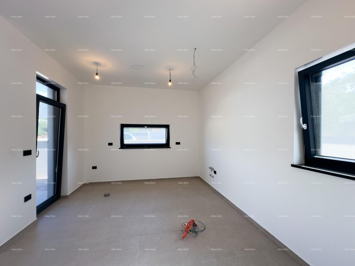 Vendiamo villa bifamiliare con piscina e garage 4