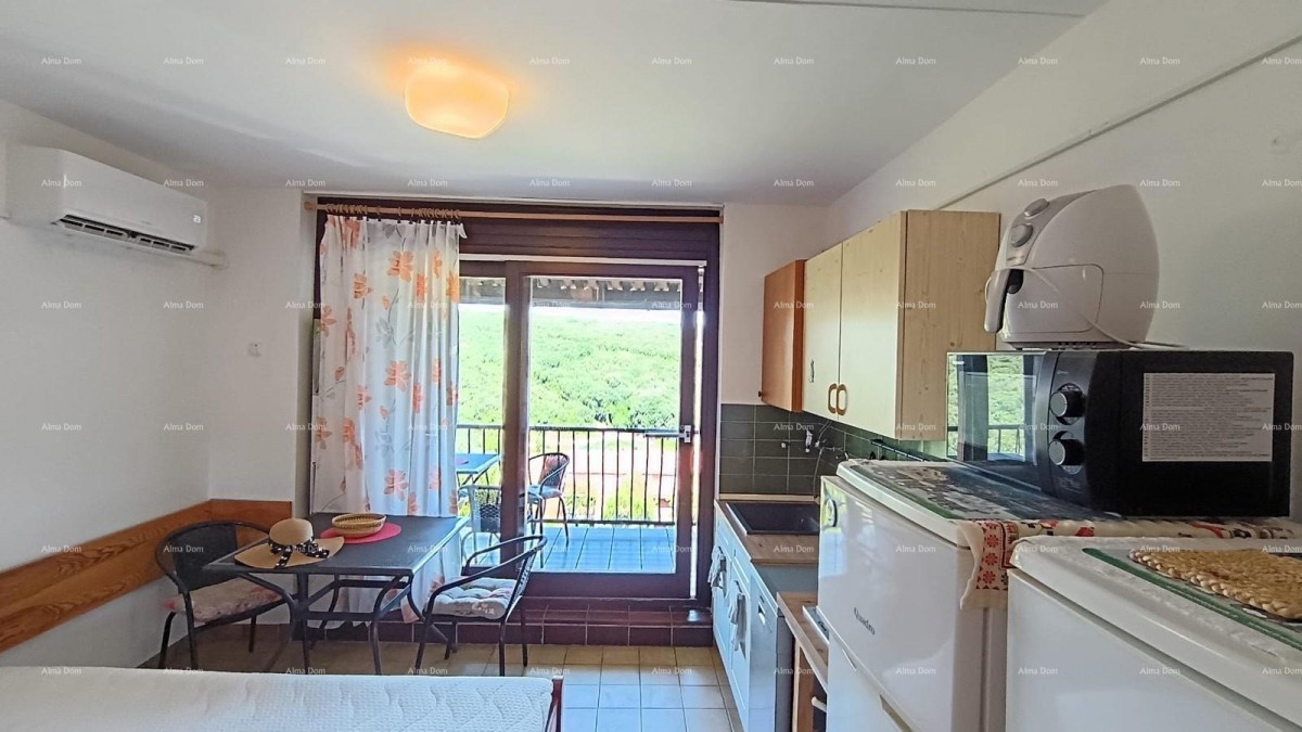 APPARTAMENTO ARREDATO CON BALCONE VICINO AL MARE – PAVIĆINI, DUGA UVALA 7