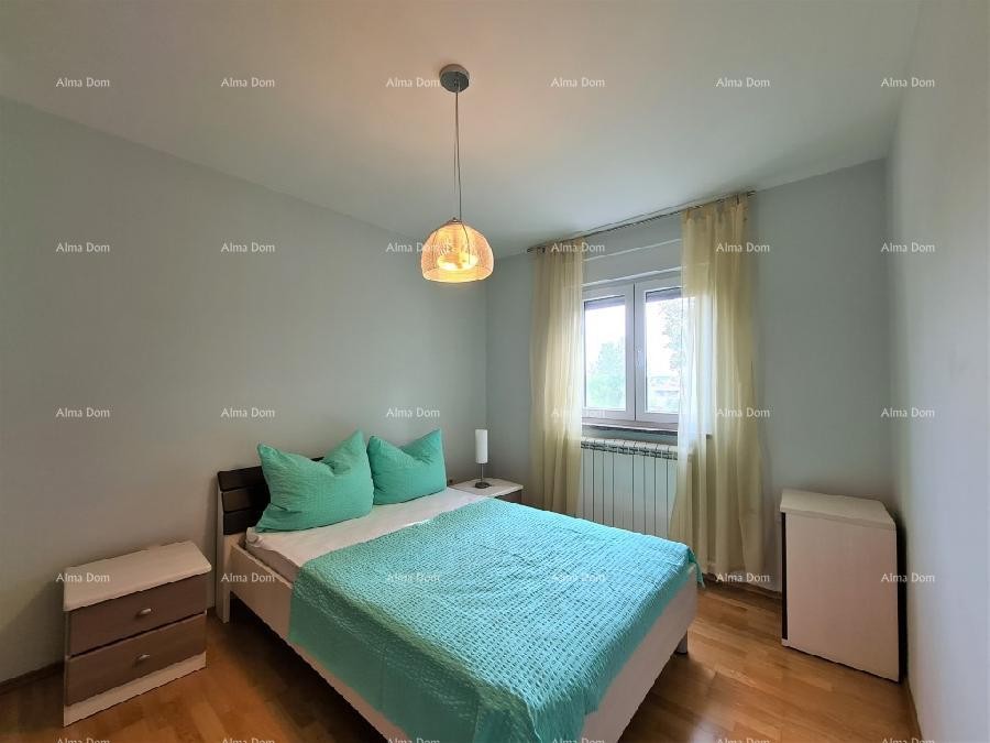 Лижнян продается один большой и один маленький дом. 9