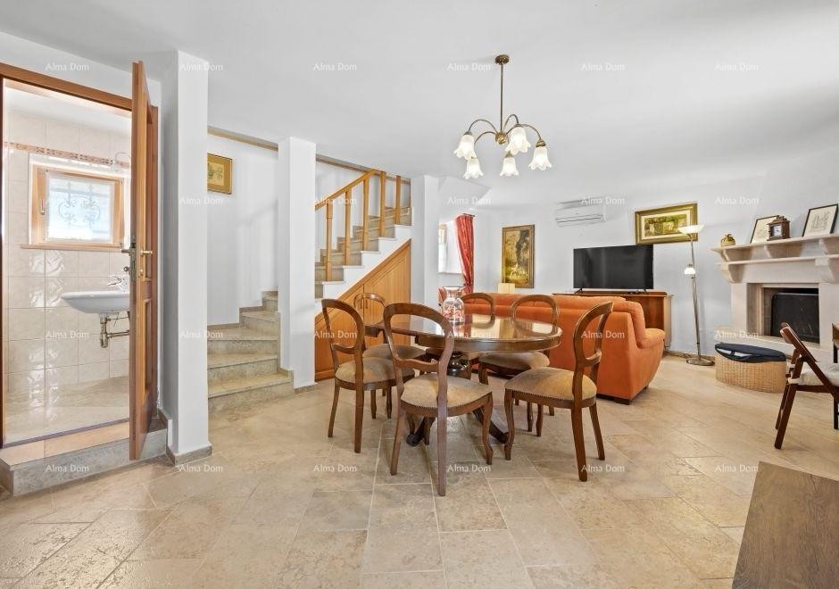 For sale: Renovated Istrian house with a pool – Kanfanar, 208 m², two buildings. 12