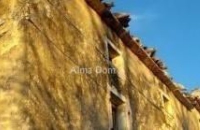 Authentic Istrian stone house for renovation, Višnjan