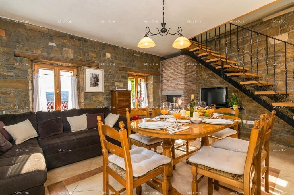 Casale in pietra con piscina e vista panoramica. 6