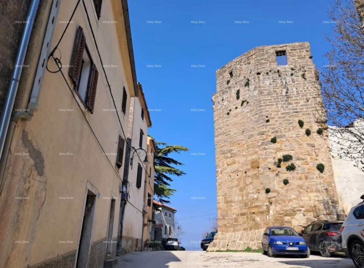 Buje! Hiša na treh etažah v centru 1