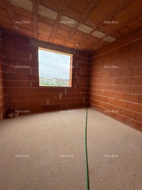 Pula. Veli Vrh, veliki stan sa 3 spavaće sobe. 3 km do centra Fažane. 13