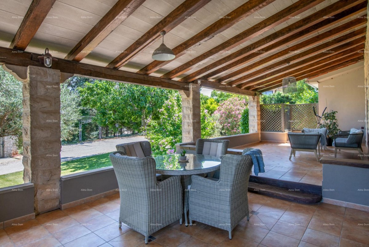 Prodaja - luksuzna vila s bazenom i dodatnim objektom, na prostranoj okućnici, Ližnjan! 18