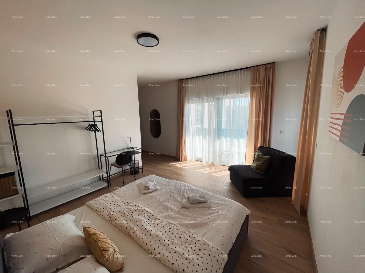 A newly built, modern two-story house with a swimming pool near the sea, Pomer! 18