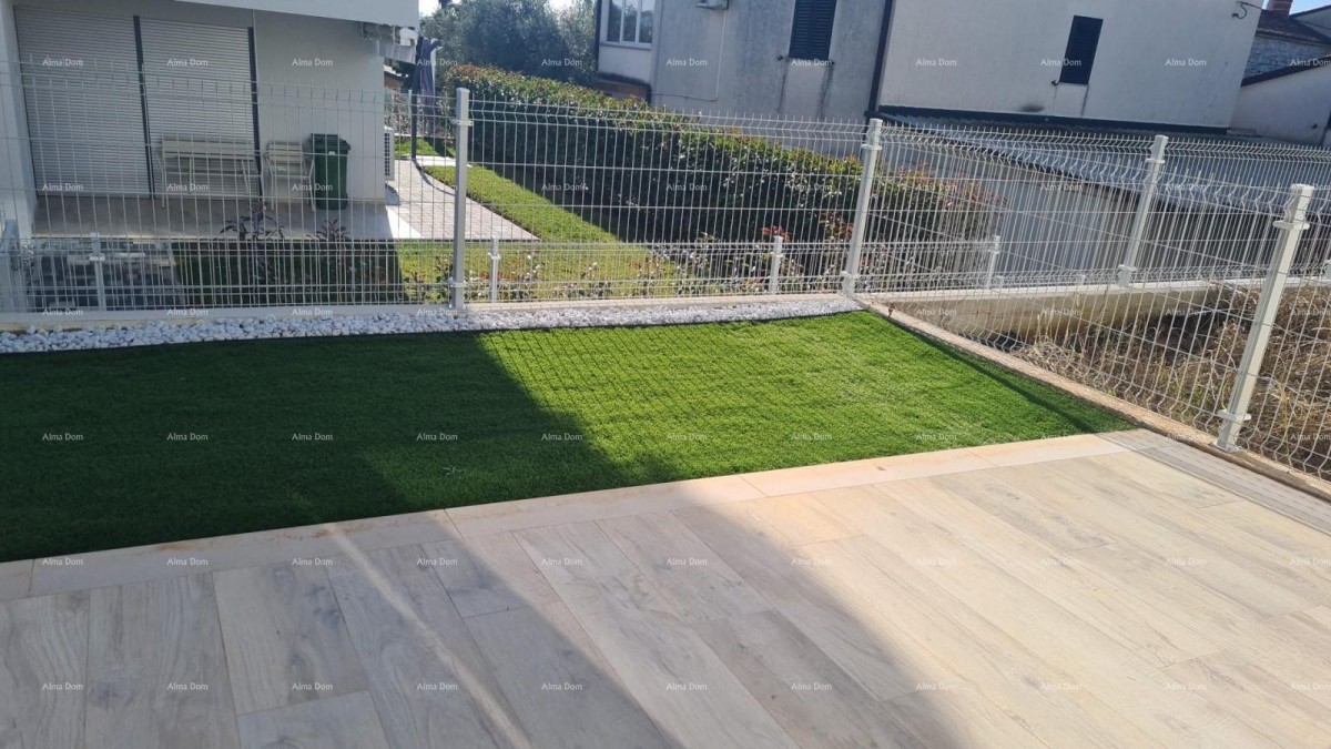 Modern apartment in block D with two parking spaces, close to Umag! 4