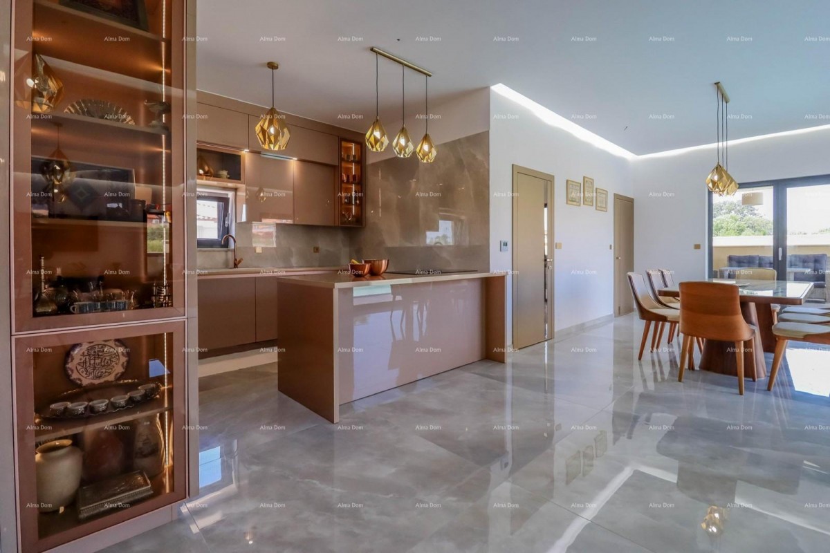 Пула - Лоборика. Новый отдельно стоящий дом с бассейном. 3