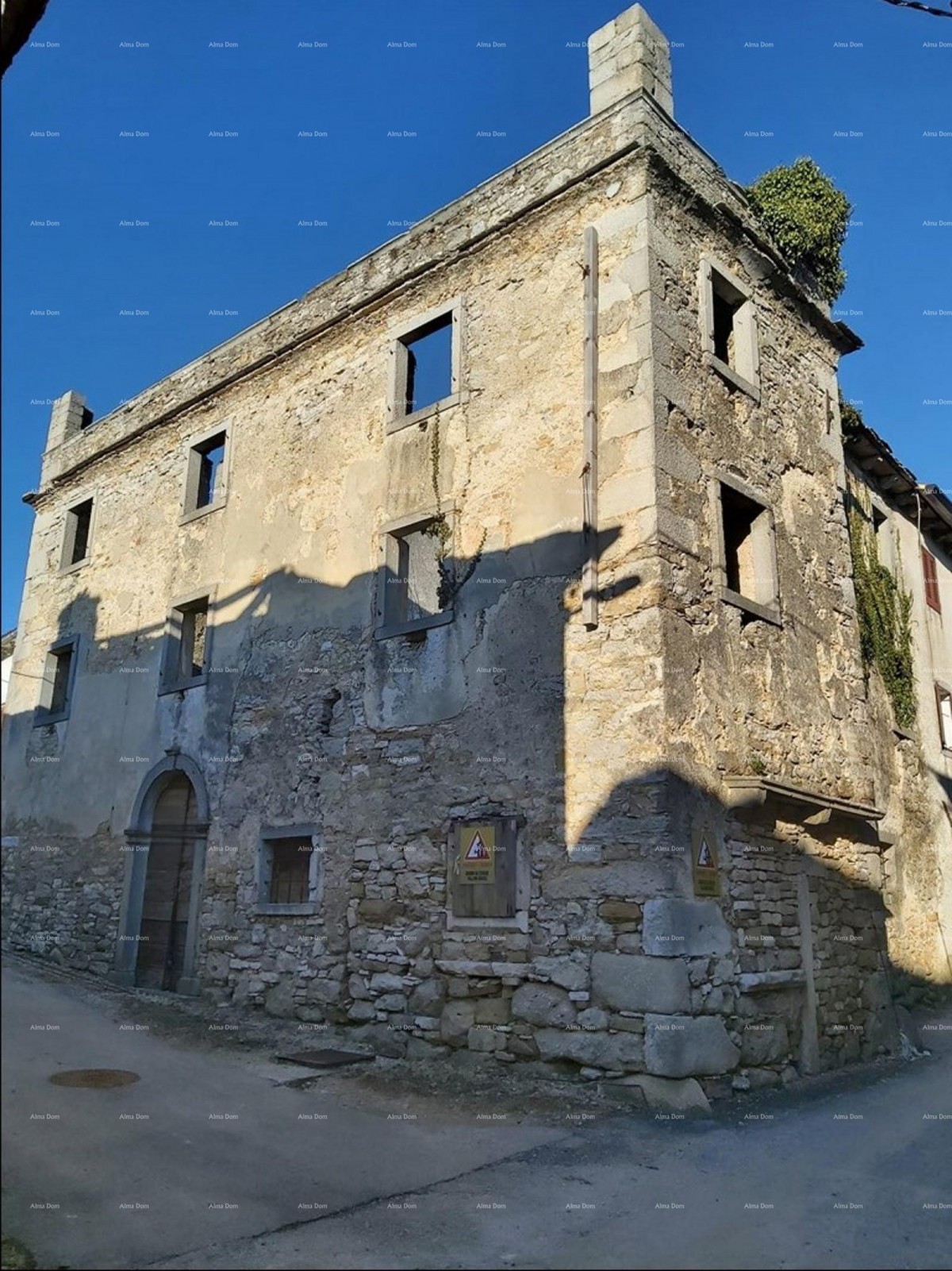 Old Stone House – Surroundings of Pazin 3 km 1