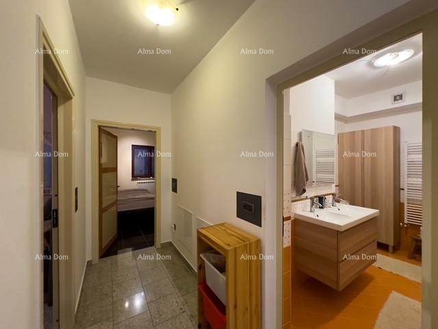 Bale: Prostrana vila s bazenom i kućom za goste 23