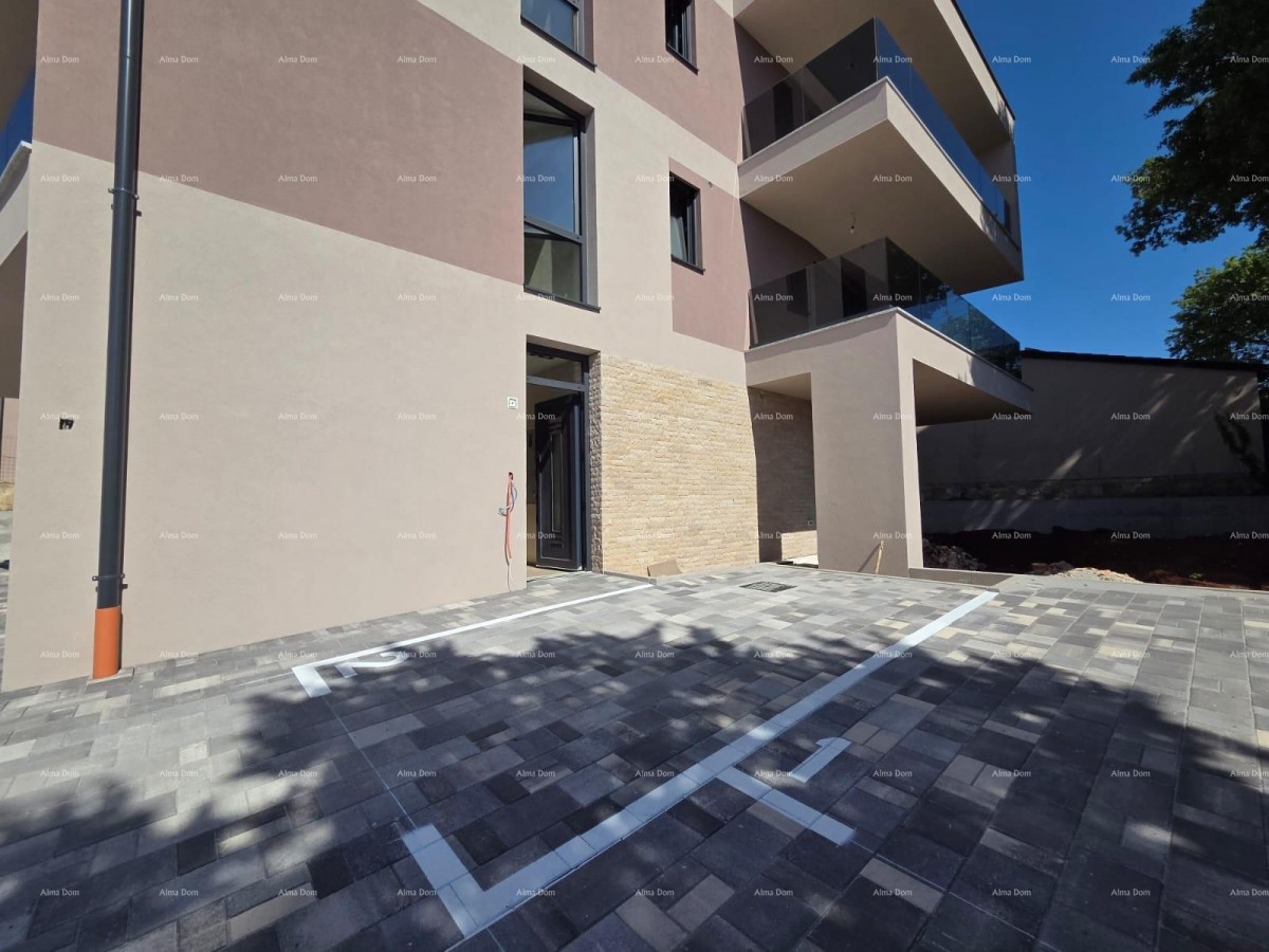 Dvosoban stan z velikim vrtom 100 metrov do obale. 29