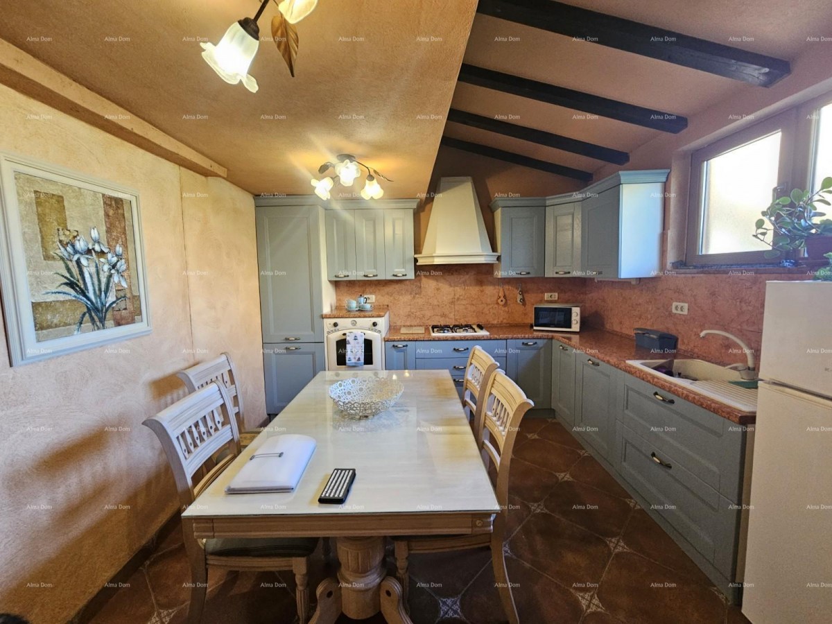 House with two residential units and great development potential – first row to the sea, Umag 10