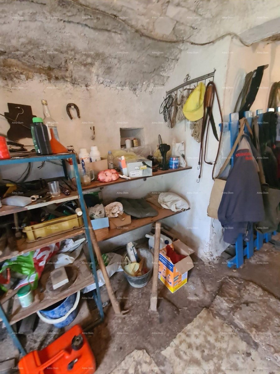 In vendita vecchia casa in pietra a Peroj 10