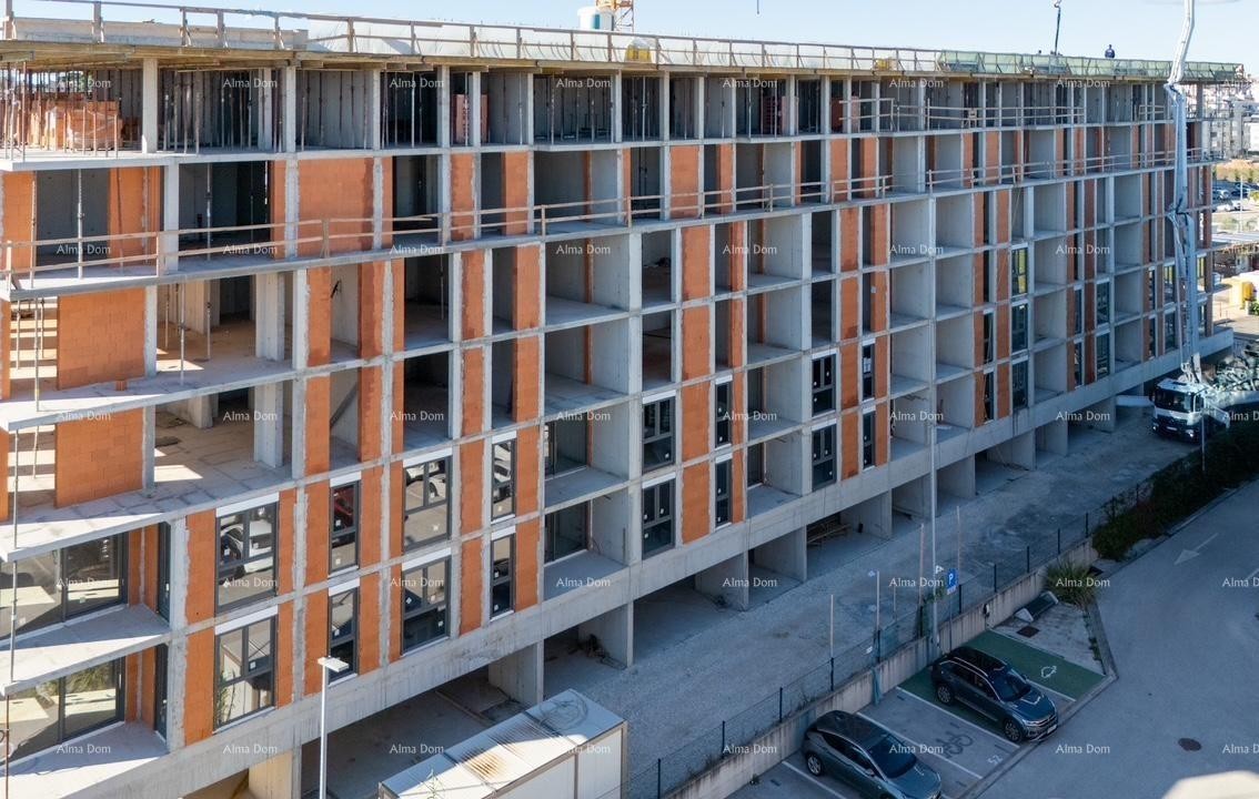 Višestambena, moderna zgrada s liftom, blizu centra. Pula! Stan s parkirnim mjestom i ostavom! 1