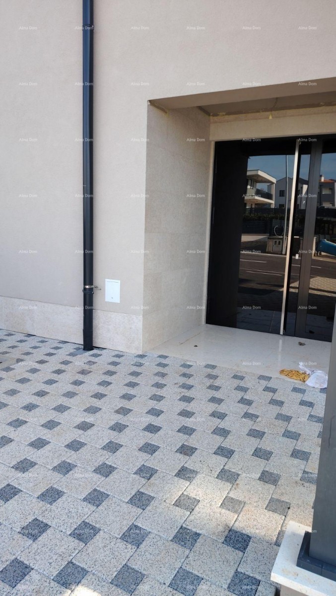 Enosobno stanovanje B3 v 3. nadstropju s KROVNIM TERASO, Vabriga! 8