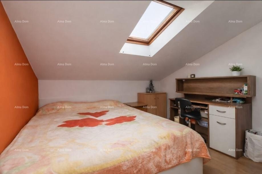 Rovinj – property with two apartments, sea view, and parking space 17