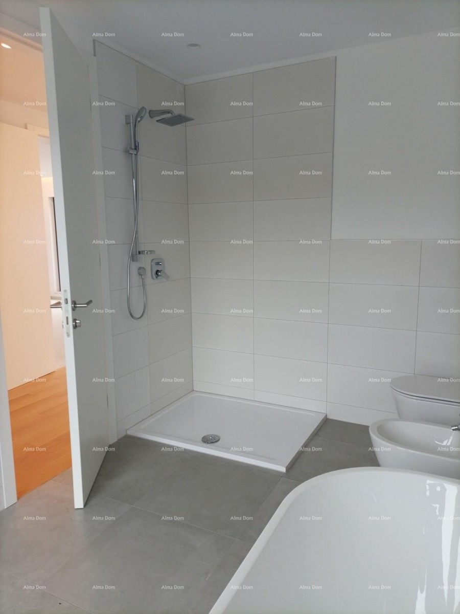 Moderní rekreační vila v uzavřeném komplexu s vilami na pobřeží moře. 21