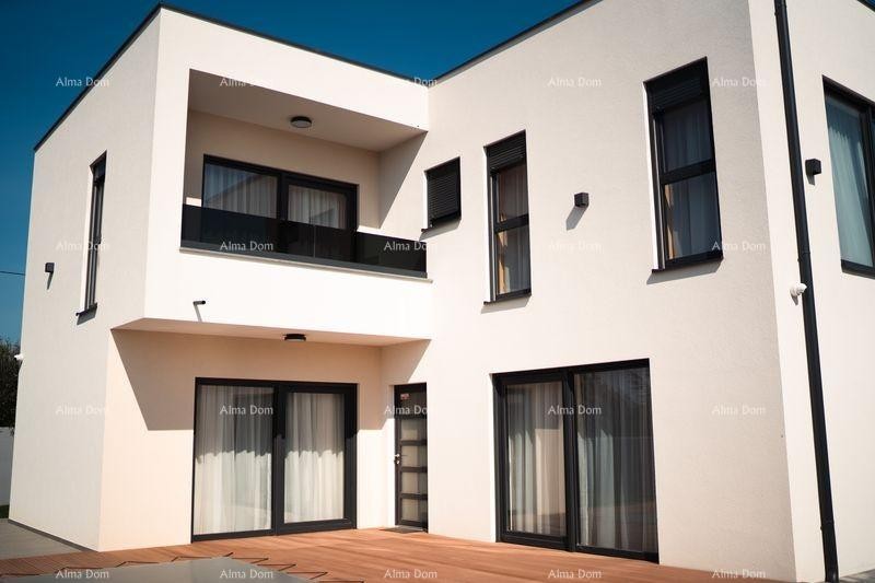 A newly built, modern two-story house with a swimming pool near the sea, Pomer! 4