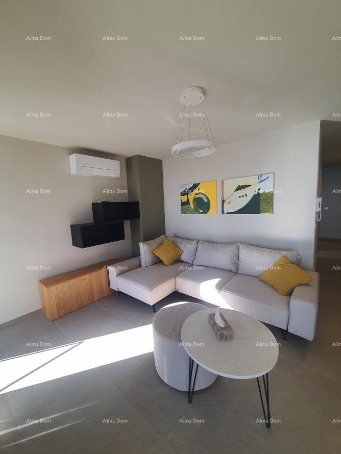 Лабин! Продается прекрасная двухкомнатная квартира с видом на море! 5