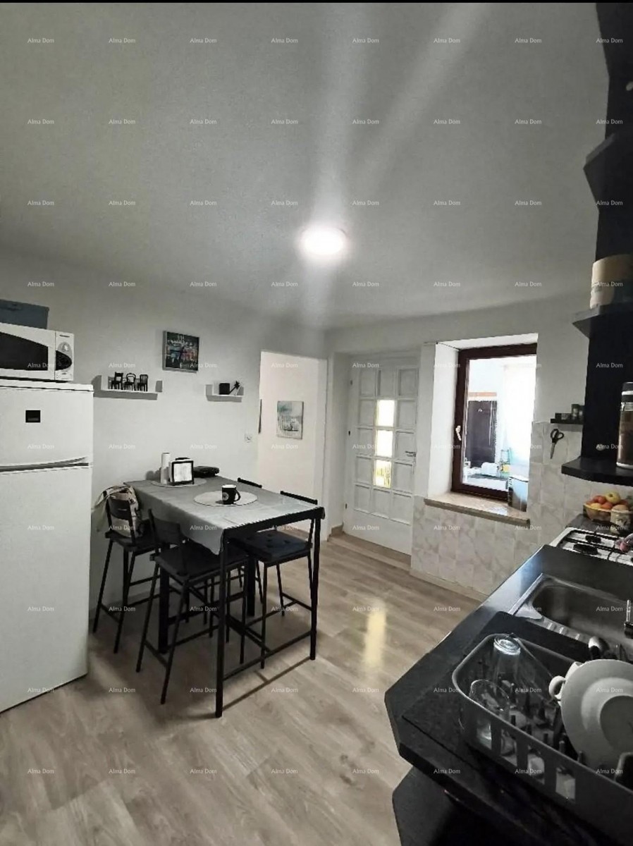 HOUSE ON RED PEAK NEAR UMAG – 3 FLOORS 3
