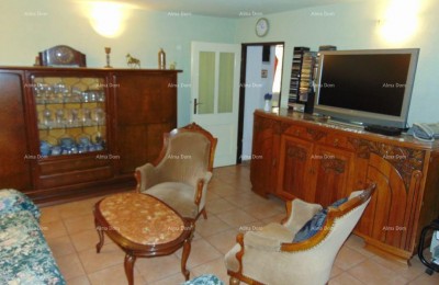 Prostrana kuća u Marčani s tri kata i vrtom-prodaja.