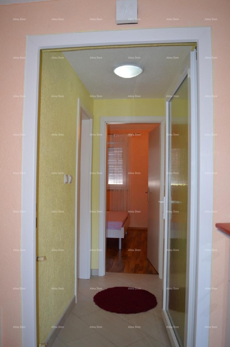 House with four separate apartments. 1 km to Verudela. 16