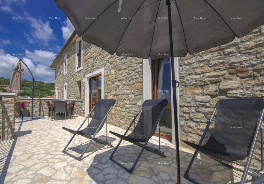 Prodaje se kamena kuća s pogledom na more, Buje 1