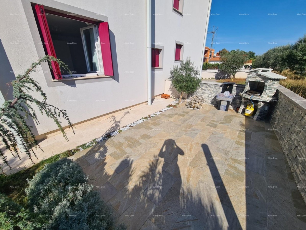 Peroj!  Stanovanje z dvoriščem! 23